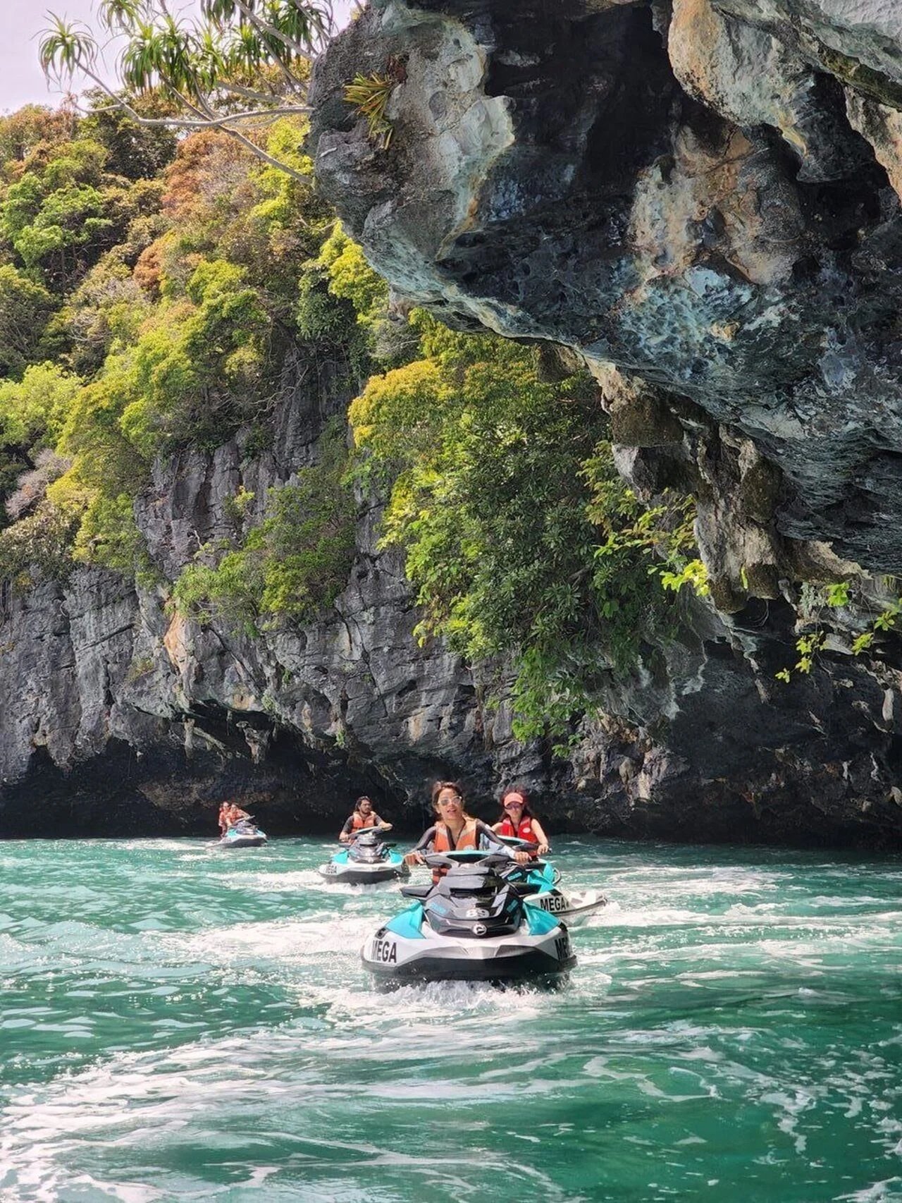 Dayang Bunting Island Tour by Jet Ski - view 1